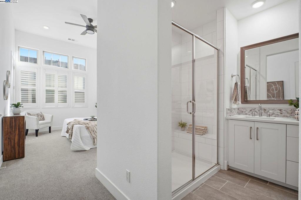 MISSION BLVD - Residential