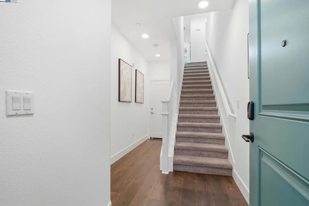 MISSION BLVD - Residential