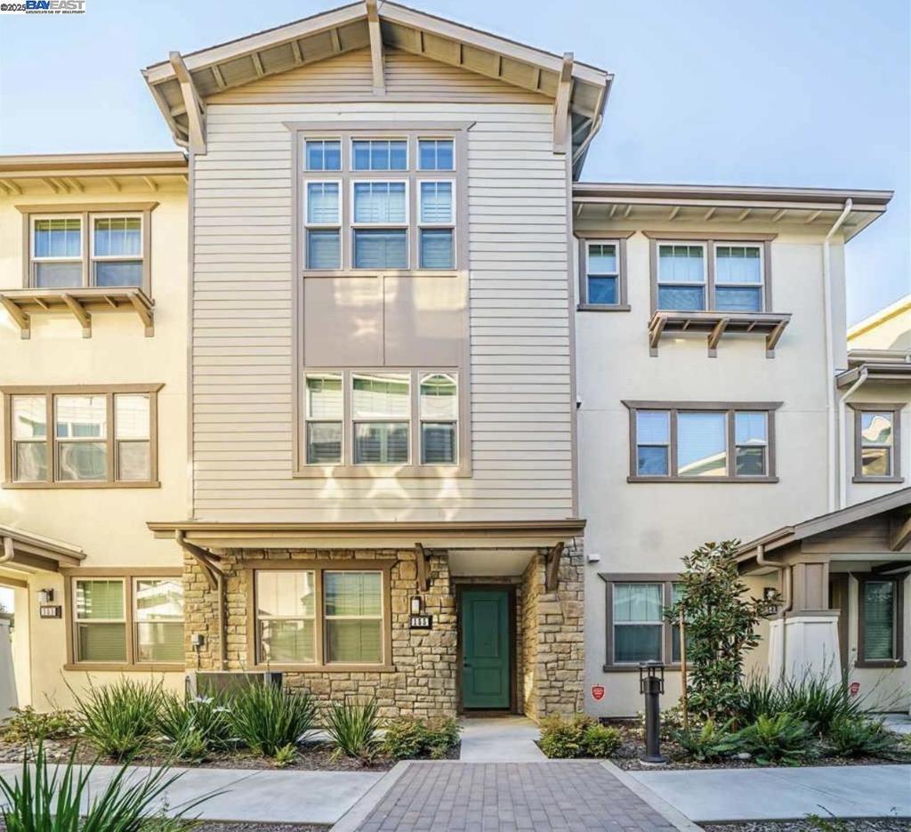 MISSION BLVD - Residential