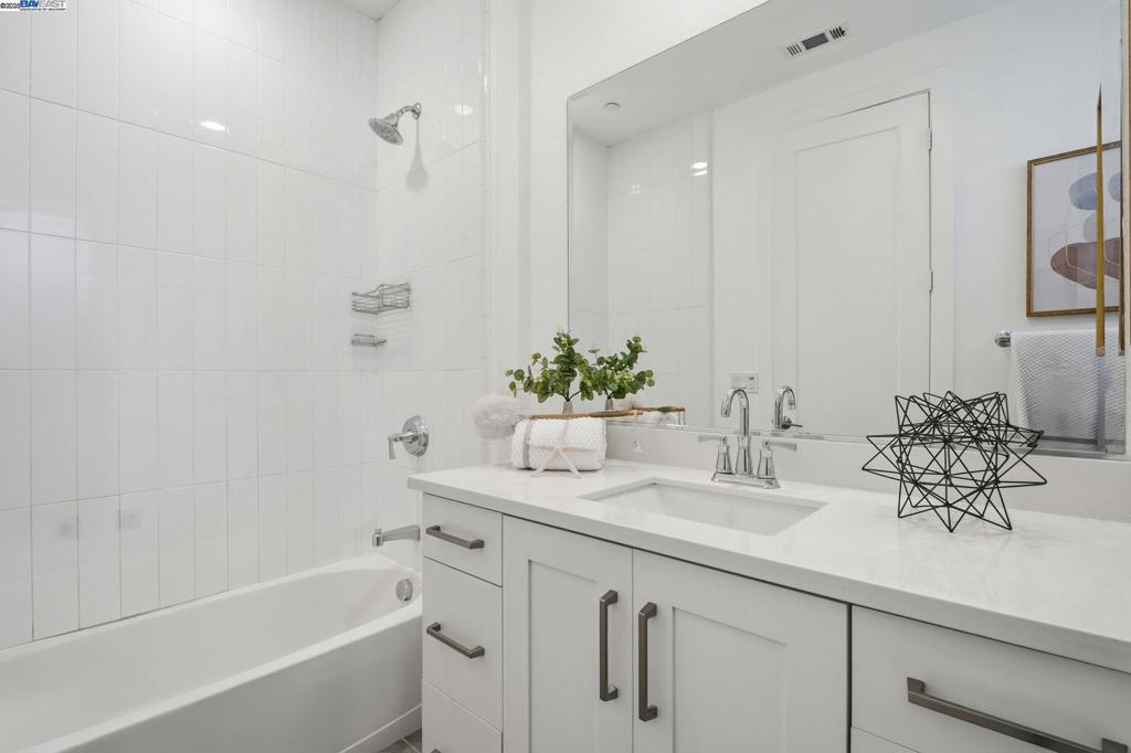 MISSION BLVD - Residential