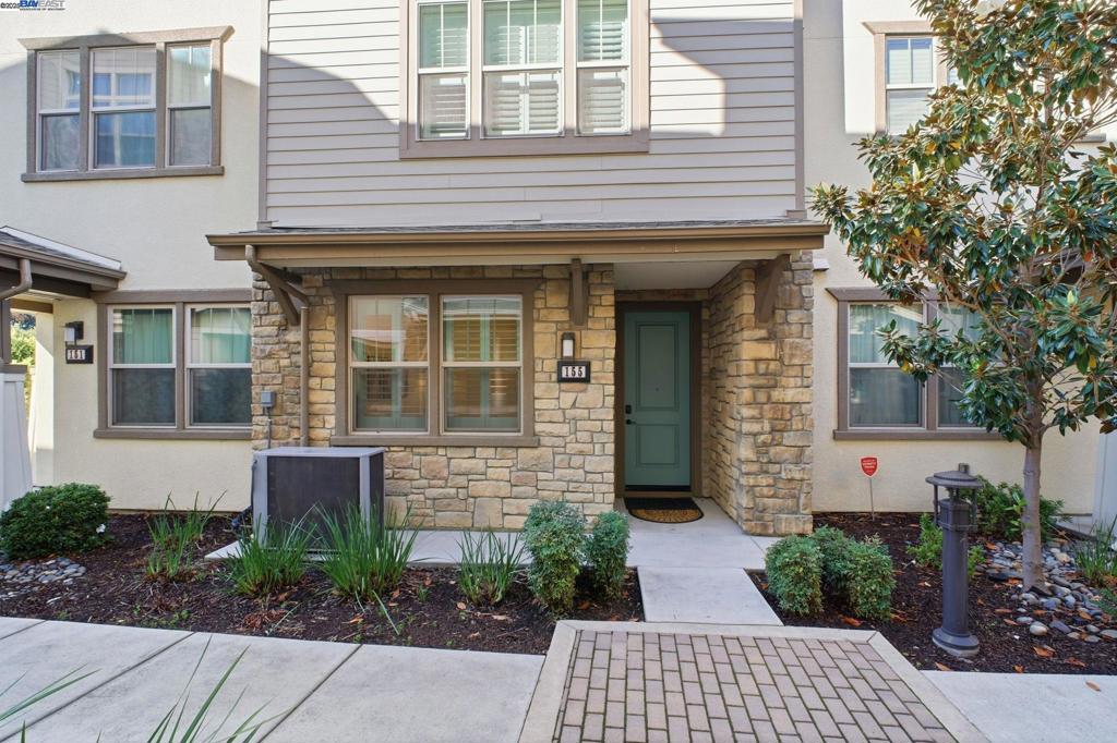 MISSION BLVD - Residential