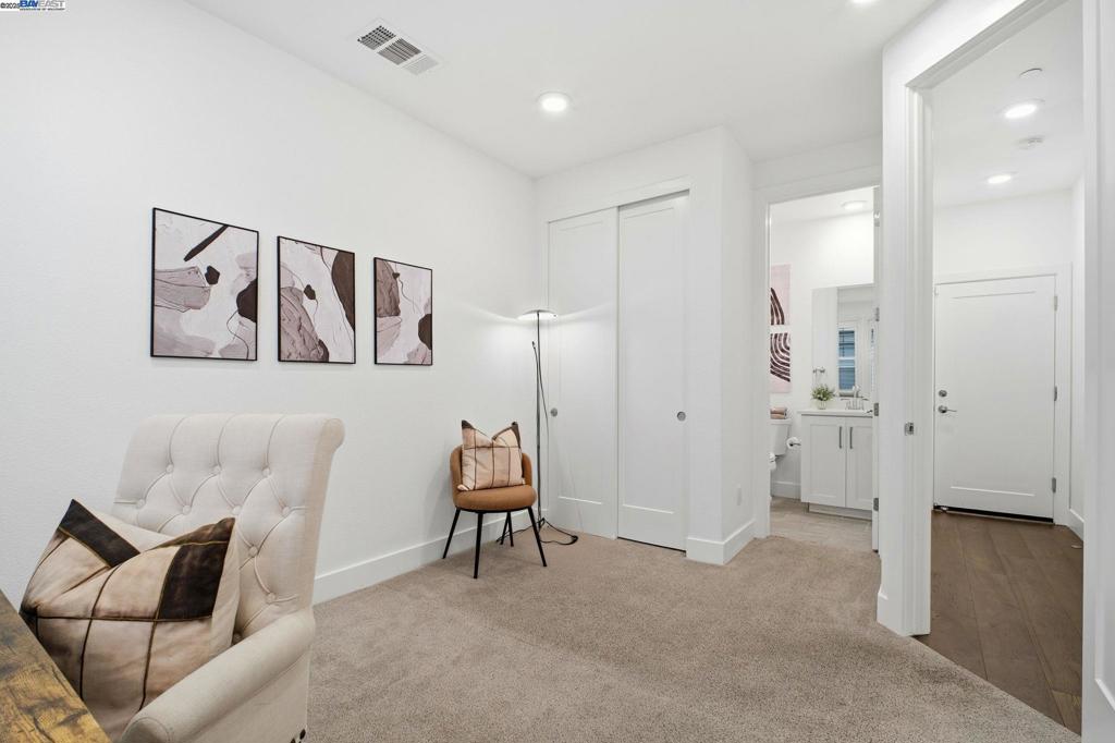 MISSION BLVD - Residential