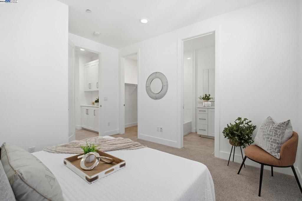 MISSION BLVD - Residential