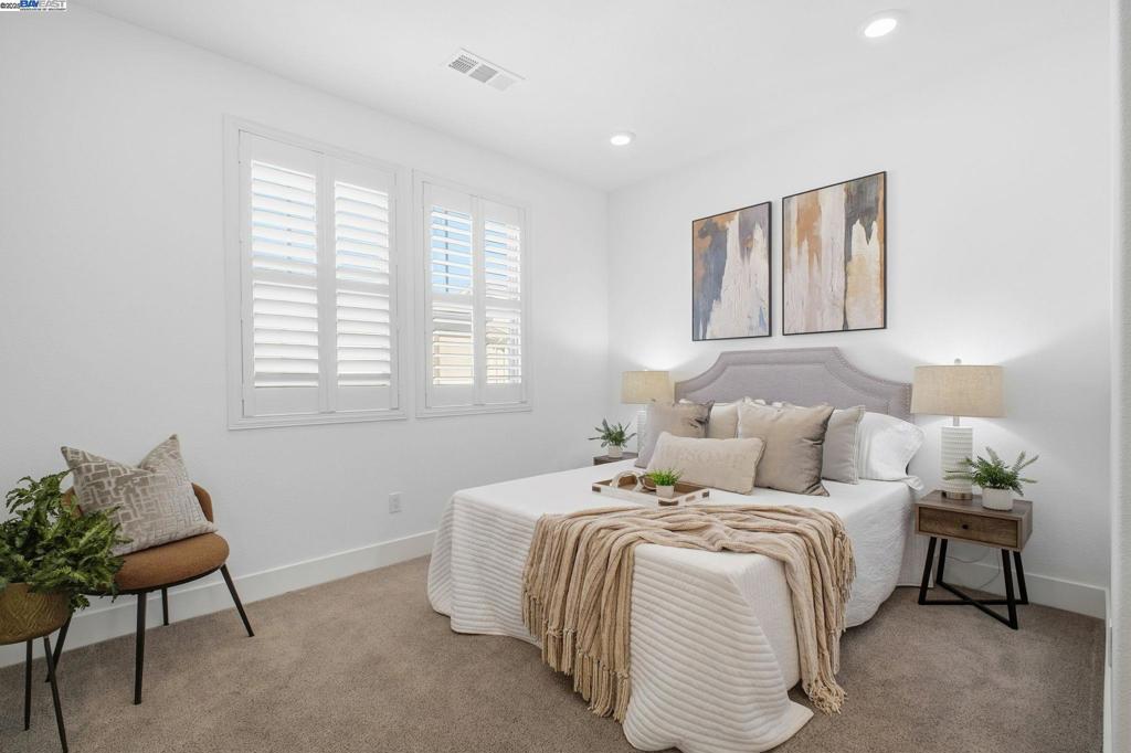 MISSION BLVD - Residential