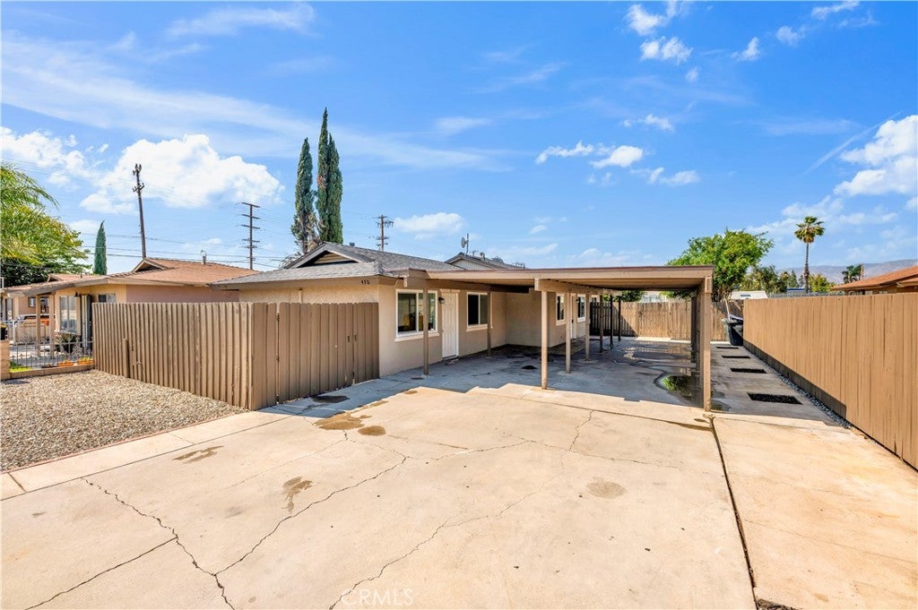 470 W Kimball