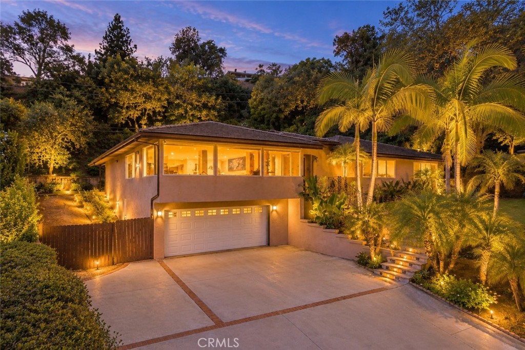 2047 Carolwood