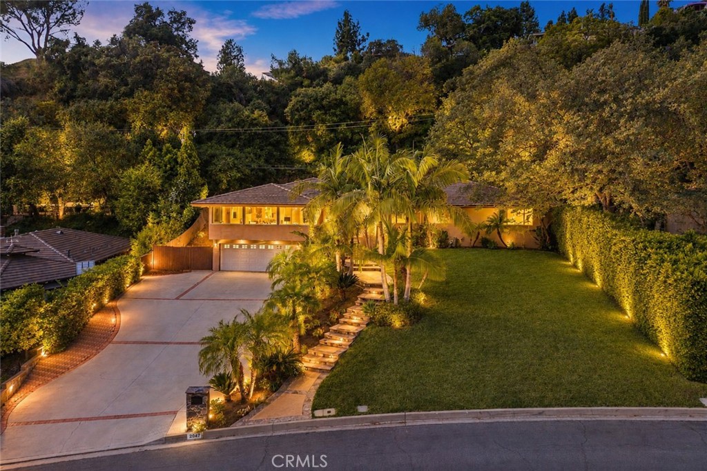 2047 Carolwood