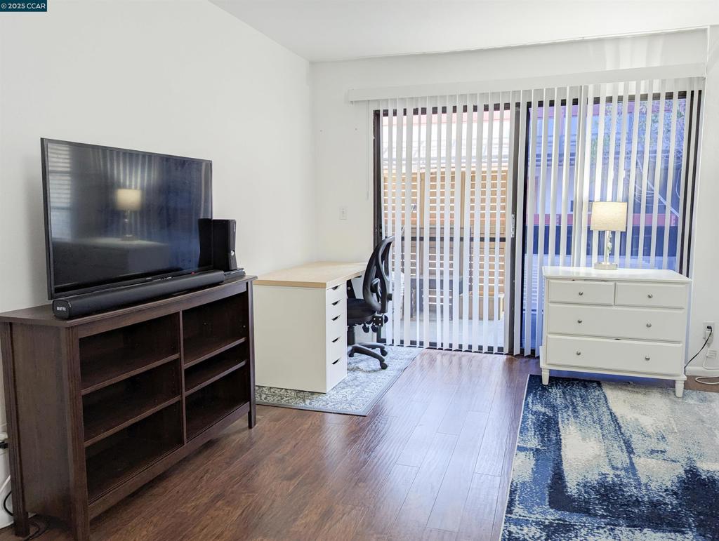 BROADWAY PLAZA - Residential
