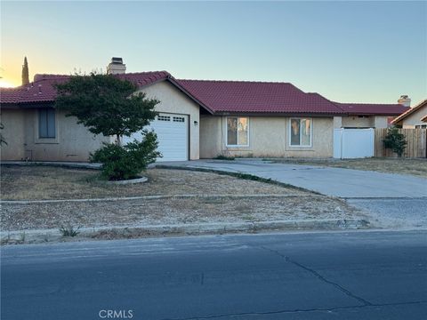 Photo of 10333 Tamarisk Avenue, Hesperia, CA 92345 (MLS # OC26072571)