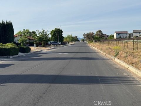 Photo of 10333 Tamarisk Avenue, Hesperia, CA 92345 (MLS # OC26072571)