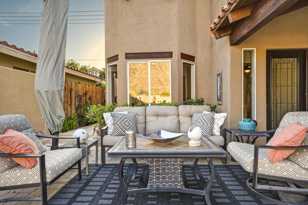 53605 Avenida Navarro