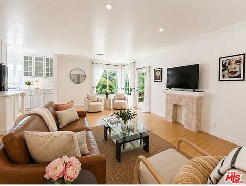 Photo of 1033 20th Street #K, Santa Monica, CA 90403 (MLS # 26829505)
