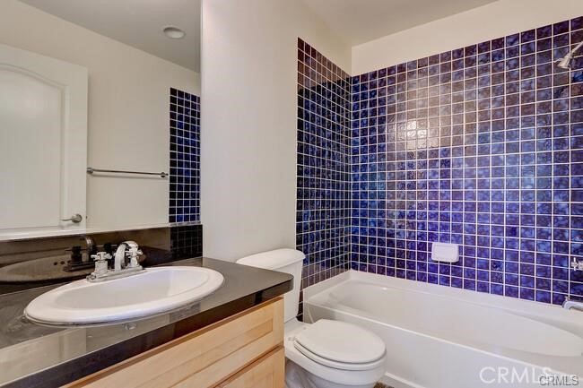 1629 W 207th B