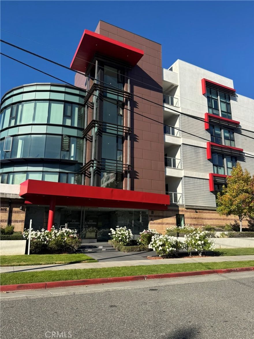 Comfortable living for 55+, walking distance to park, transportations, everything you need in your daily live. Unit facing courtyard, breathy with nature light. Must see!