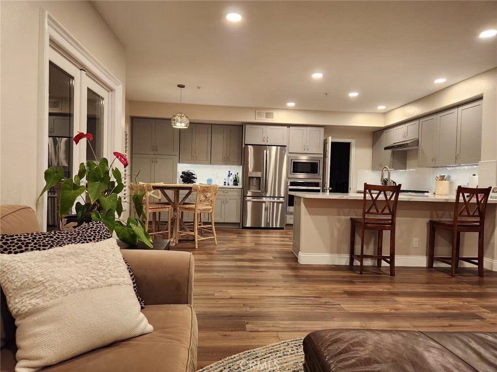 1509 Avenida De Nogales