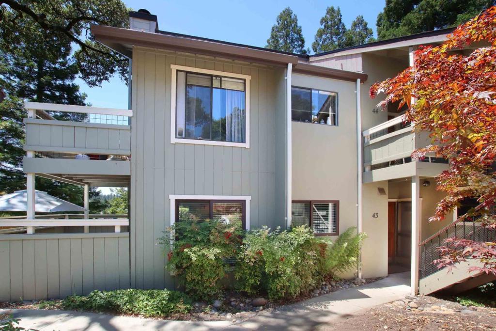 Surrounded by landscaping and trees this Stylish Single Level, End/Corner home is in the best, quiet, private location in Hidden Oaks. Easy to access and close to the garage. Garden views and lots of light from dual pane windows on four sides. Freshly painted, new carpet, updated kitchen and main bath. Unique light fixtures. Floor plan is ideal with a guest bedroom & bath or a home office & main bedroom and bath suite. Living room fireplace. Easy maintenance patio for Bar-B-Qs and a breath of fresh air! Indoor laundry. Walk-in closet. Two pools and hot tubs make this community very enjoyable. Walk to Kings Village Shopping Center. Coffee shops, restaurants, groceries and movies at the Cinelux. Perfect for commuters, great as a weekender. Good for an income rental. Opportunity time in Scotts Valley!!