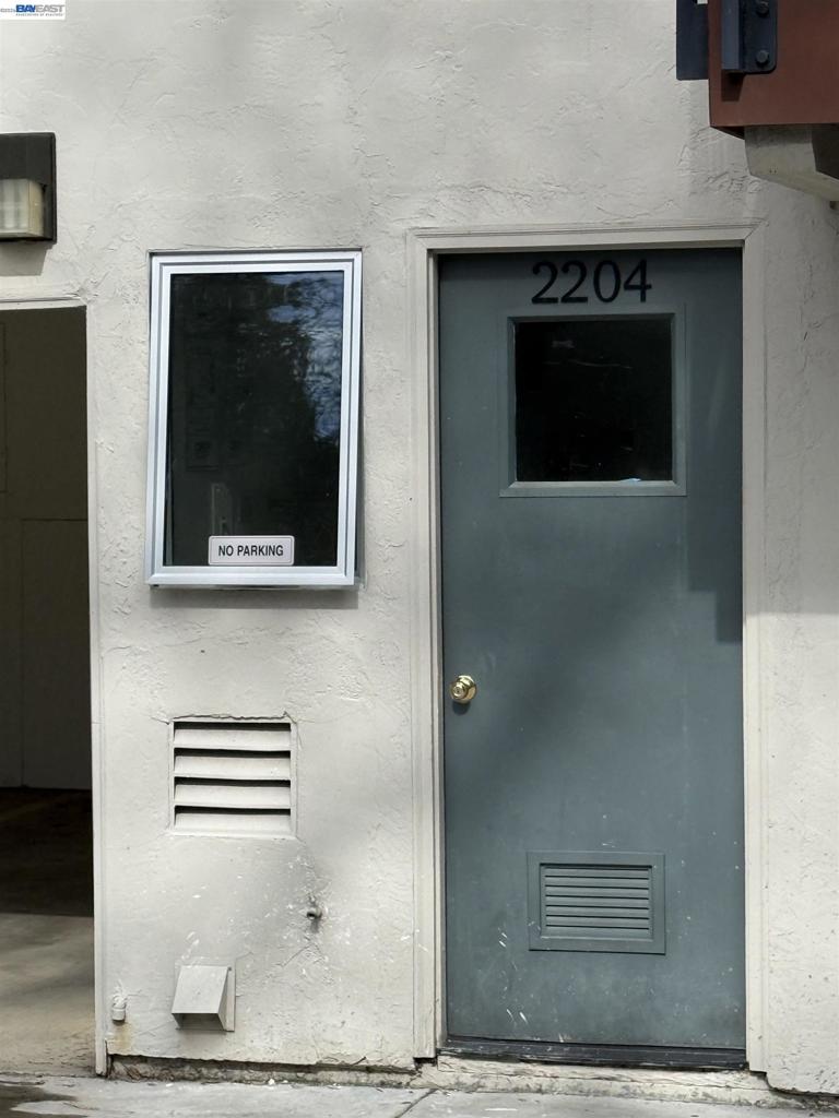 2204 2204 Segundo Ct 4