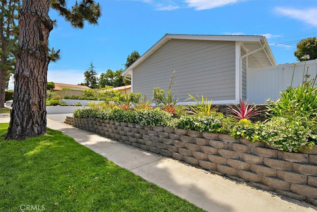 6602 Monero Drive