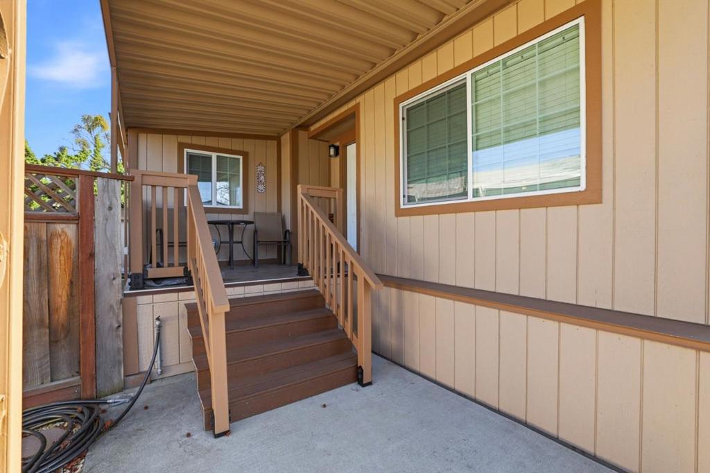 304 Los Encinos Street