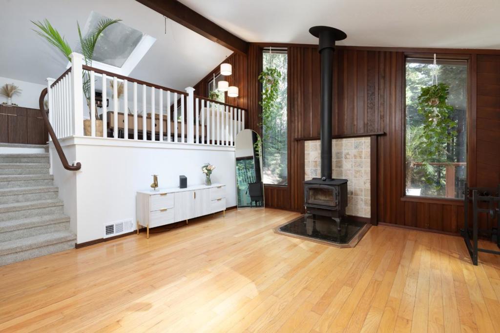 355 Waldeberg Road