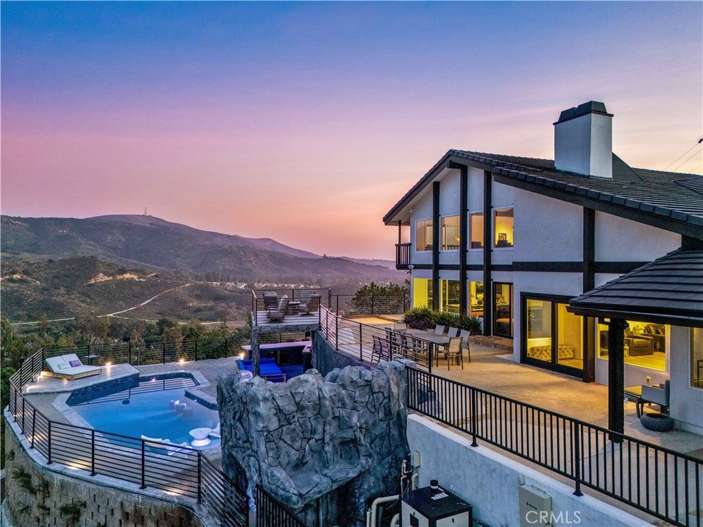 Photo of 1711 Sirrine Dr, North Tustin, CA 92705 (MLS # TR26010803)