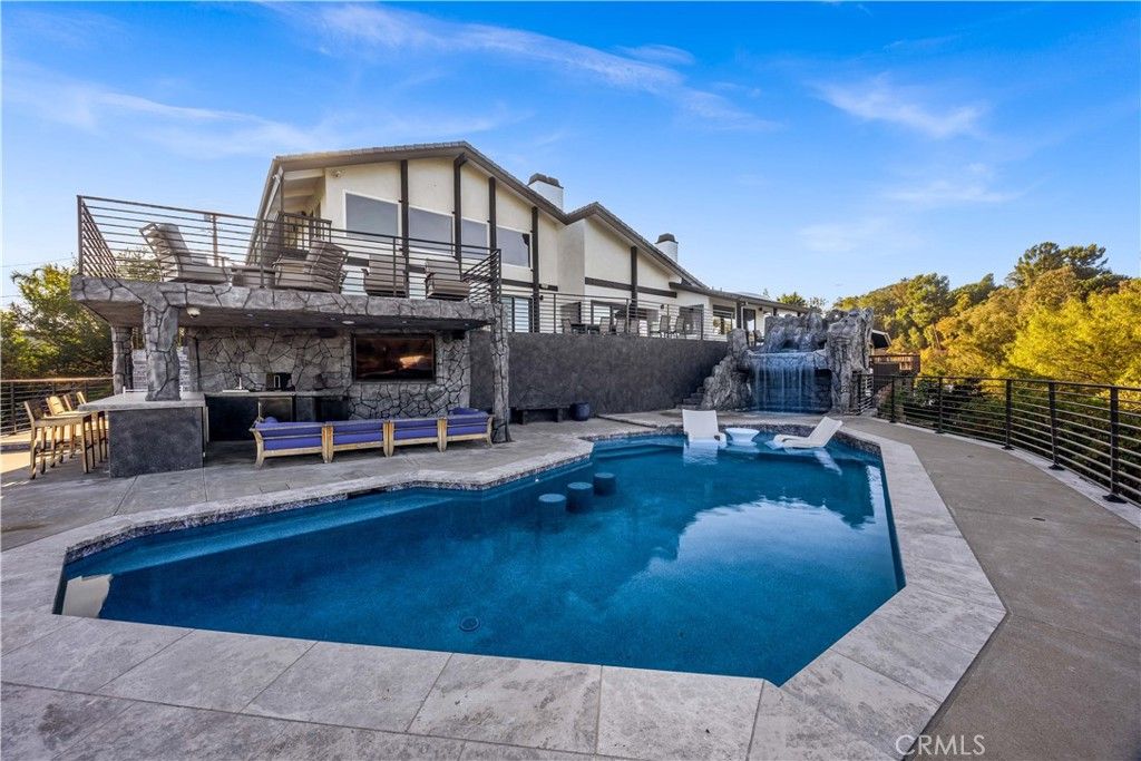 Photo of 1711 Sirrine Dr, North Tustin, CA 92705 (MLS # TR26010803)