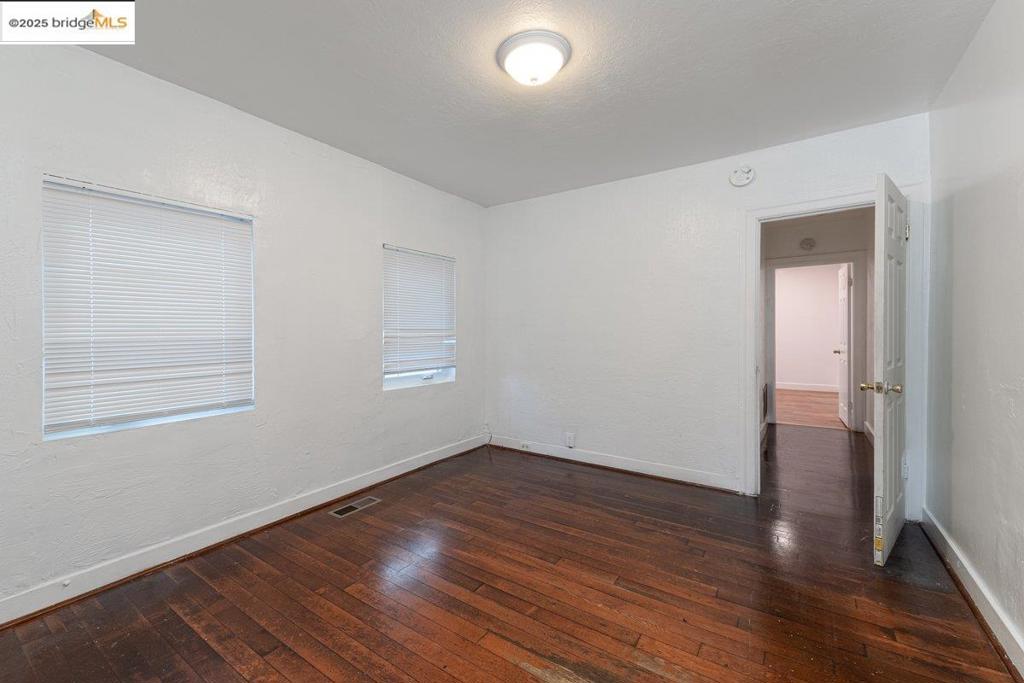 EAST OAKLAND - Residential