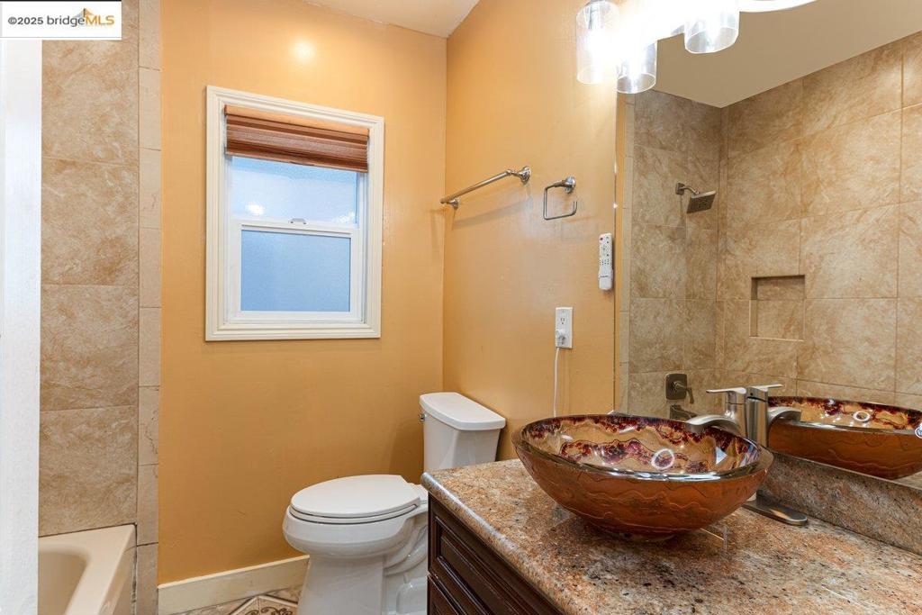 EAST OAKLAND - Residential
