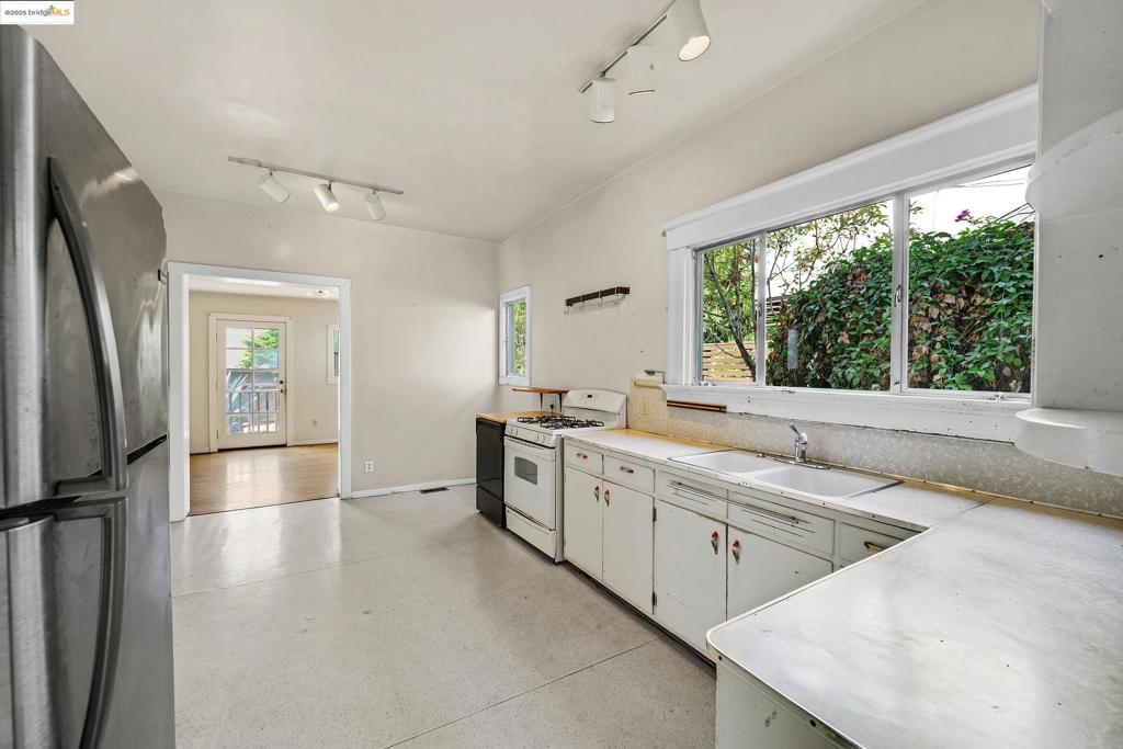 BERKELEY BOWL - Residential