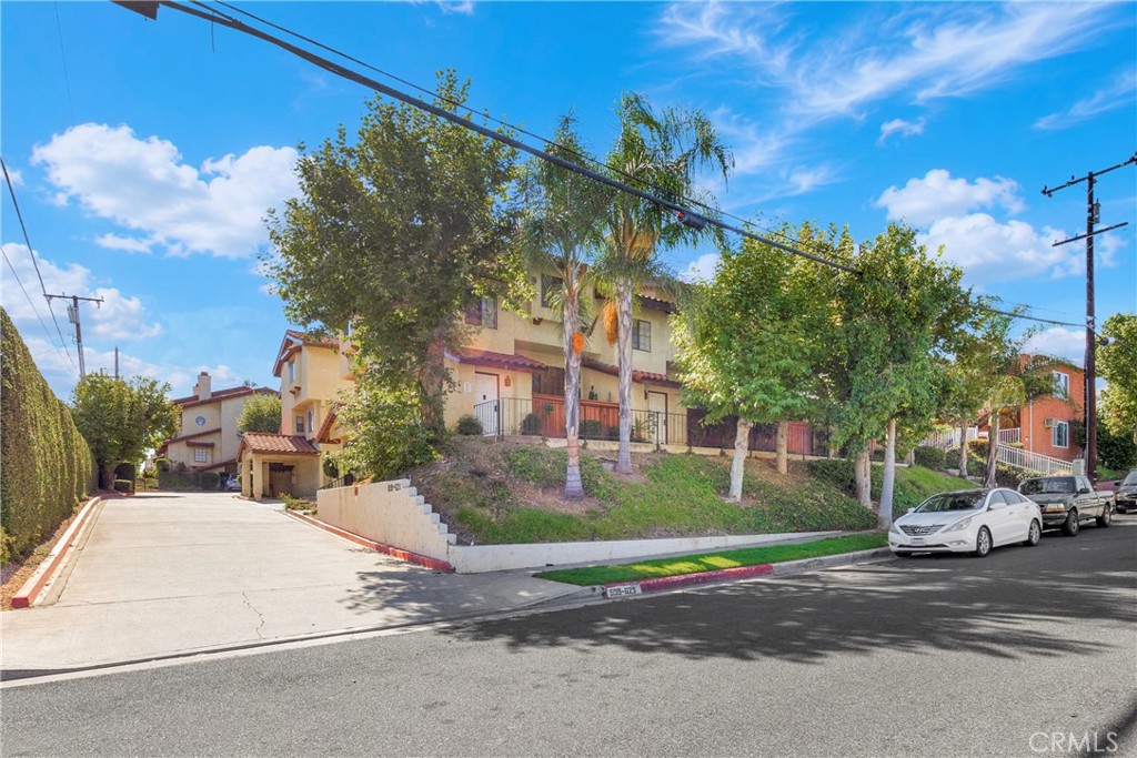 605 N Bedford