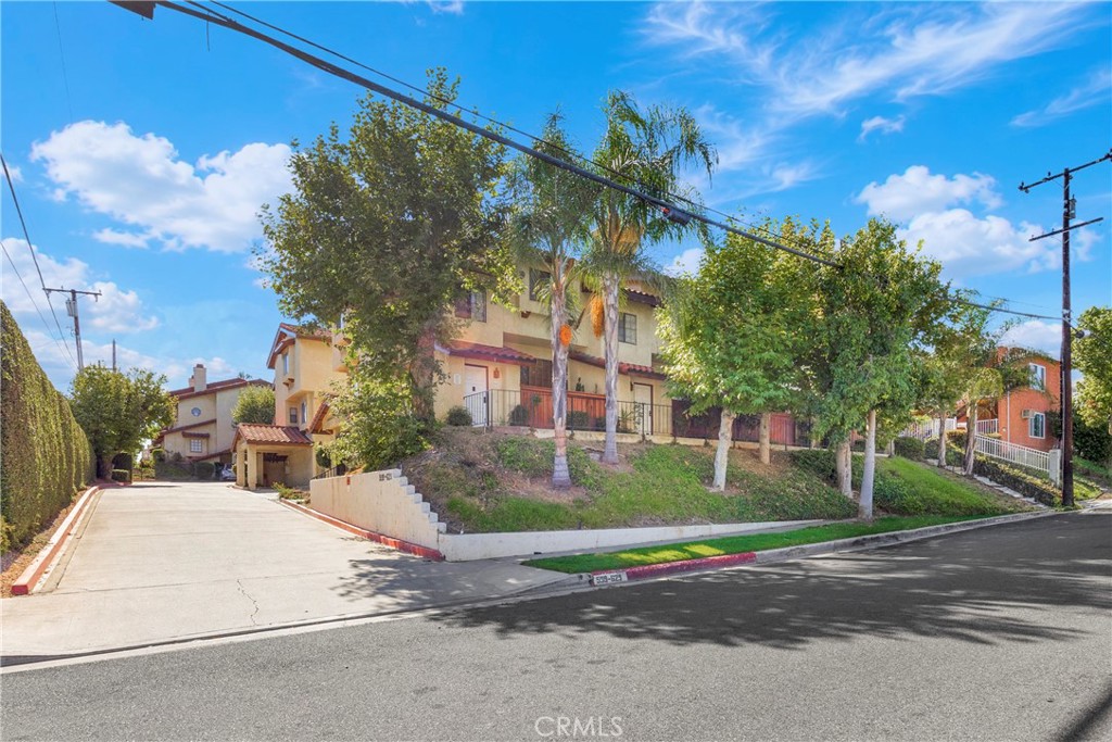 605 N Bedford