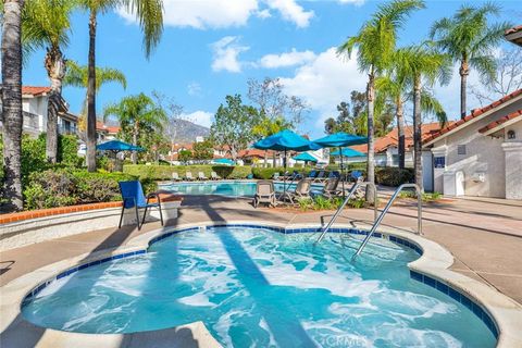 Photo of 10 Pantano, Rancho Santa Margarita, CA 92688 (MLS # OC26089785)