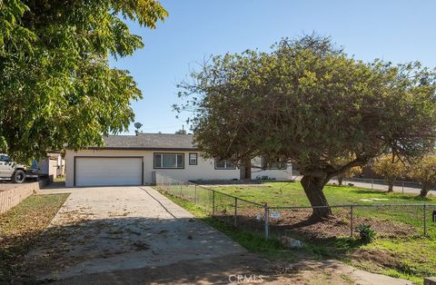 Photo of 1548 S Citrus Avenue, Escondido, CA 92027 (MLS # CV26002590)