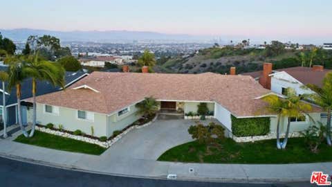 Photo of 4246 S Cloverdale Avenue, Los Angeles, CA 90008 (MLS # 26848767)