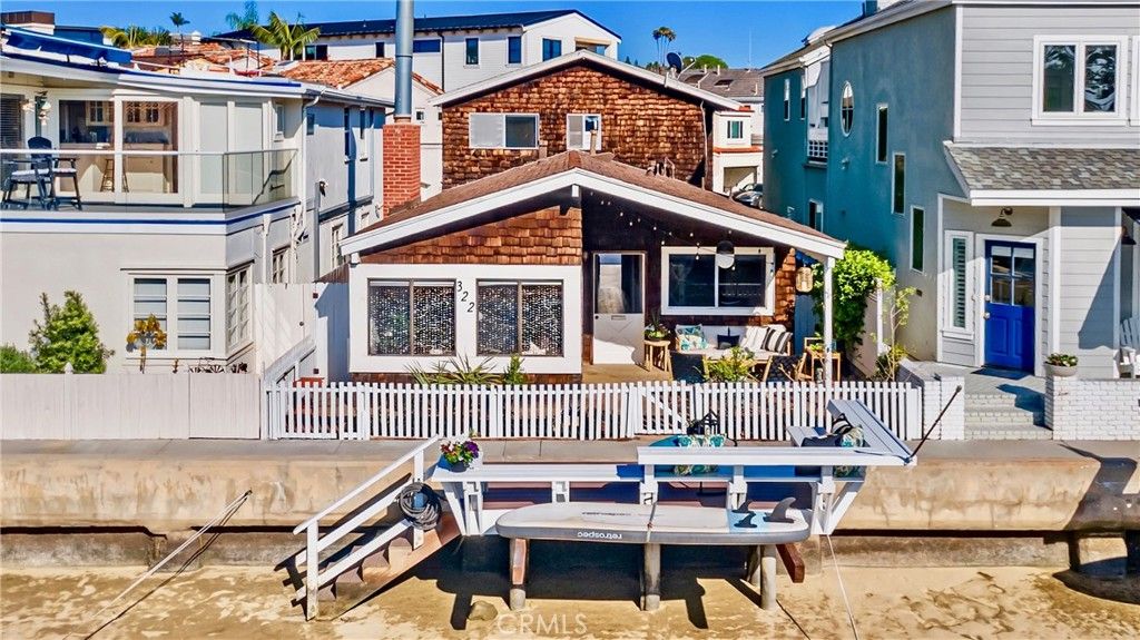 Photo of 322 Grand Canal, Newport Beach, CA 92662 (MLS # OC26061264)