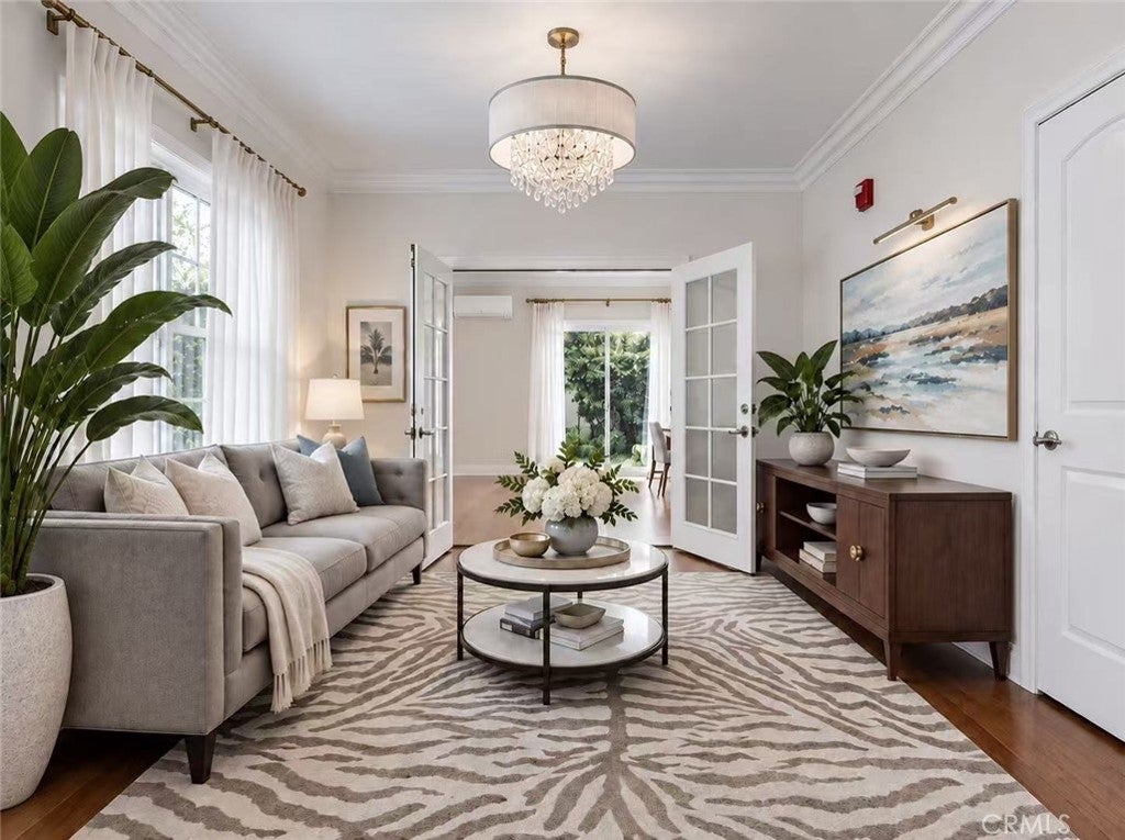 1116 W Huntington Dr D