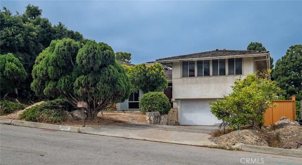 2825 Via Anacapa