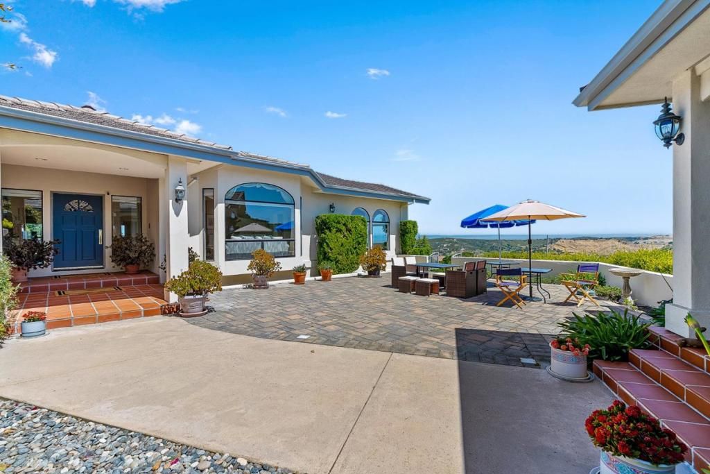 Photo of 25611 Whip Road, Monterey, CA 93940 (MLS # ML82031969)