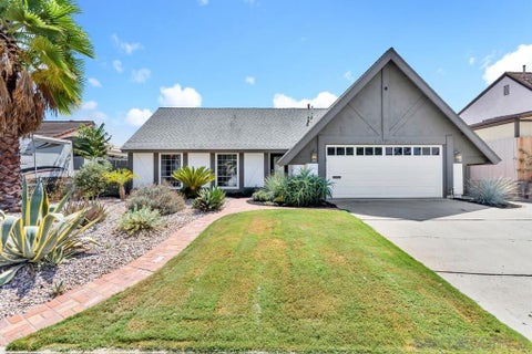 Photo of 10929 Anja Way Way, Lakeside, CA 92040 (MLS # 260023611SD)