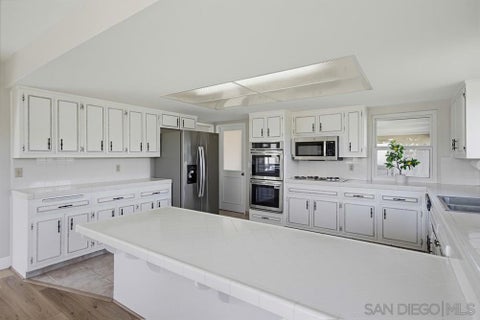Tiny photo for 17253 Saint Andrews Drive DR, Poway, CA 92064 (MLS # 260025158SD)