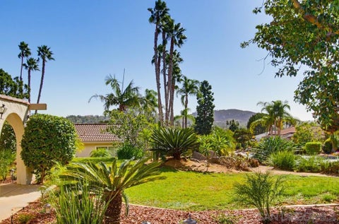 Tiny photo for 17253 Saint Andrews Drive DR, Poway, CA 92064 (MLS # 260025158SD)
