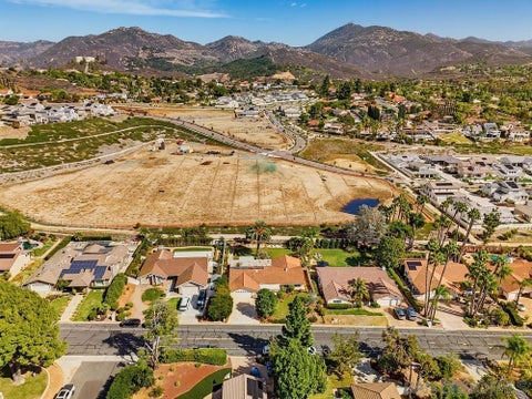 Tiny photo for 17253 Saint Andrews Drive DR, Poway, CA 92064 (MLS # 260025158SD)