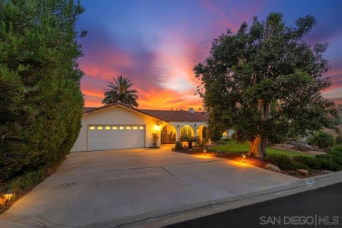 Photo of 17253 Saint Andrews Drive DR, Poway, CA 92064 (MLS # 260025158SD)