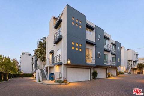 Photo of 1098 Everett Place, Los Angeles, CA 90026 (MLS # 26998063)