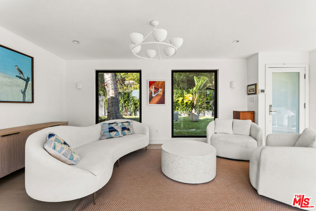 2767 La Cuesta Drive