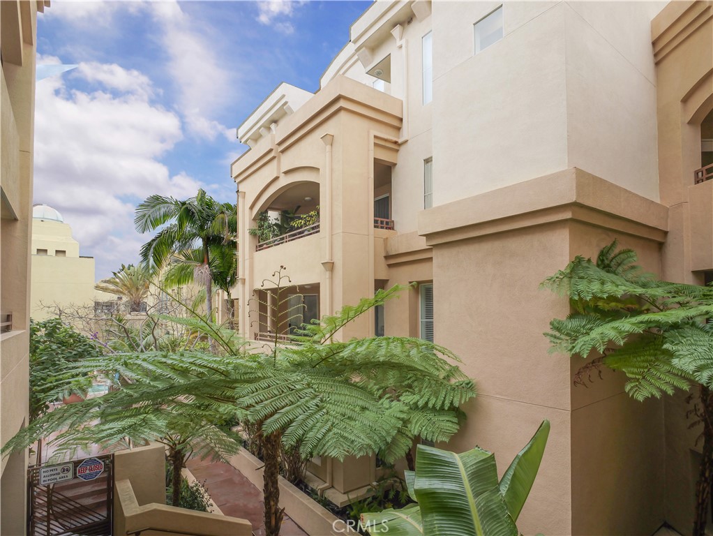 1281 Cabrillo Avenue 204