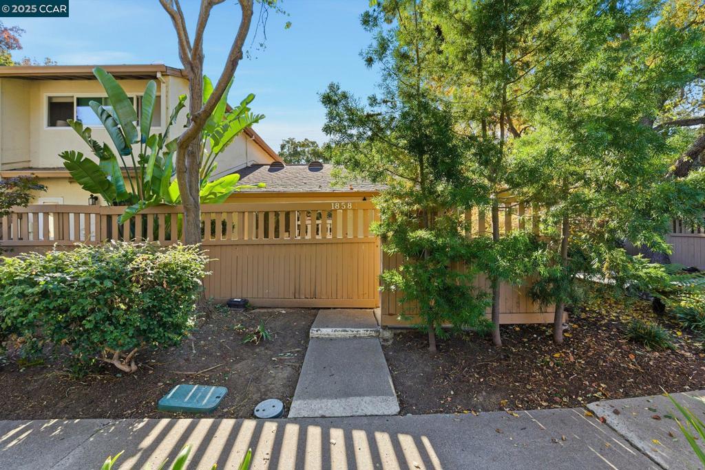 SUNSET PARK - Residential