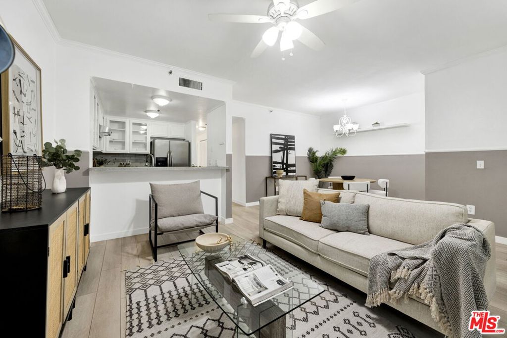 720 W 4th Street 120