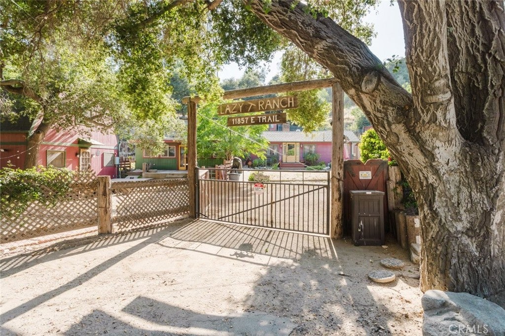 11857 East Trail