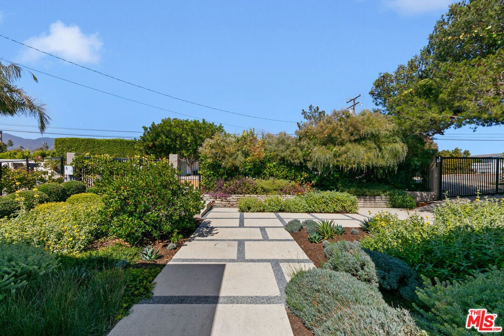 6565 Dume Drive